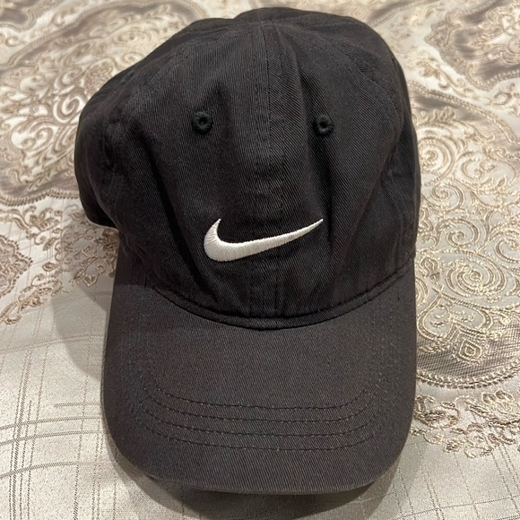 Toddler Nike Hat - Picture 1 of 2